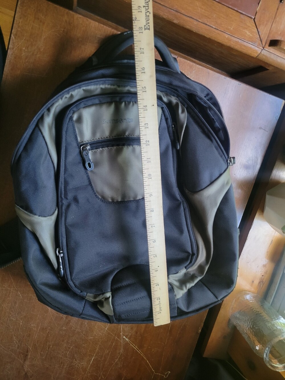 Samsonite Tectonic Backpack (Medium) - Picture 2 of 16